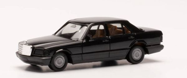 HER013727-002 - MERCEDES S CLASS in black kit - 1