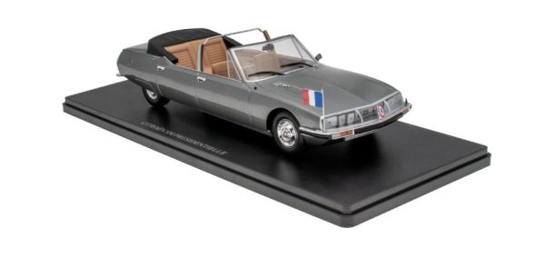 G111V028 - CITROEN SM presidential grey 1972 - 1