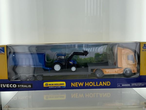 NEW16143B - IVECO Stralis 4x2 with gear carrier and tractor trailer NEW HOLLAND - 1