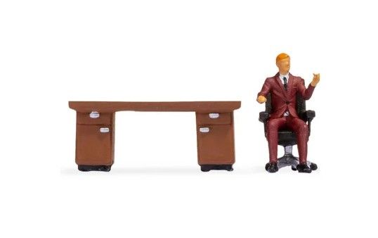 NOC16518 - Small scenes - At the office - Figurine with desk - 1