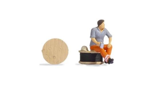 NOC16530 - Small scenes - Coffee break - Seated figure - 1