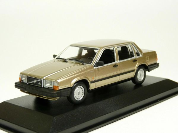 MXC940171702 - 1986 VOLVO 740 GL gold metallic - 1