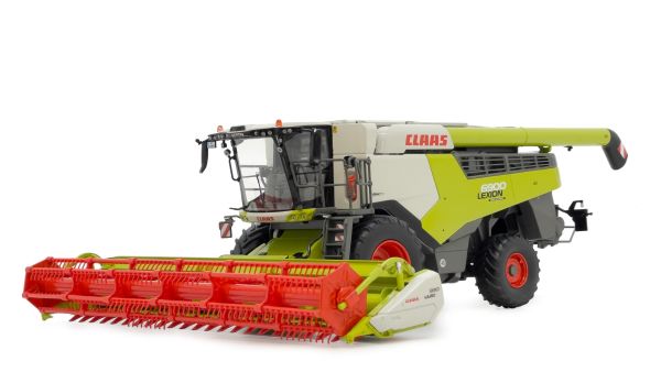 MAR2304 - CLAAS Lexion 6900 harvester with Vario 930 - 1