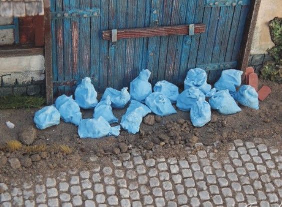 JUW23396 - 20 blue garbage bags - 1