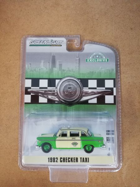 GREEN30208VERT - CHECKER MOTORS MARATHON A11 1982 green and cream taxi with green rims sold under blister pack - 1