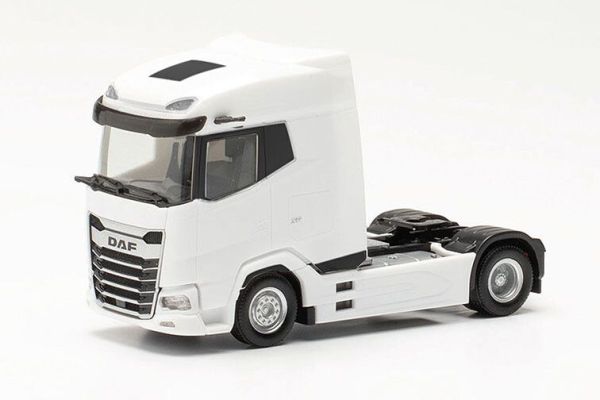 HER315760 - DAF XG 4x2 white - 1