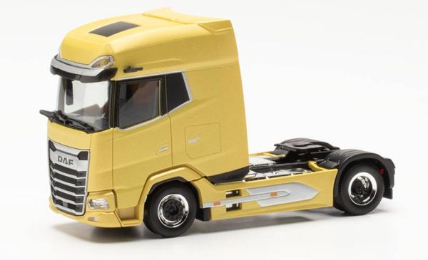 HER315784 - DAF XG plus 4x2 Tuscan yellow metallic - 1