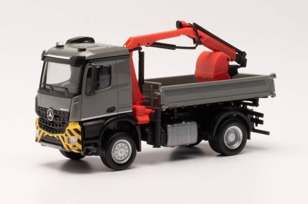 HER315906 - MERCEDES AROCS M 4x2 with loading crane and clamshell - 1