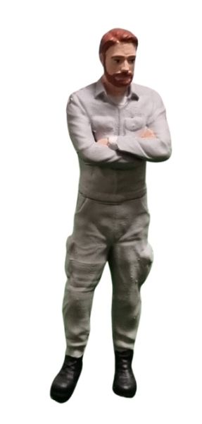 ATLAN32011_GRISC - Mechanic standing in light grey overalls - 1