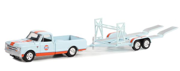 GREEN32270-A - 1968 CHEVROLET C-10 with GULF car carrier from the series HITCH & TOW under blister - 1