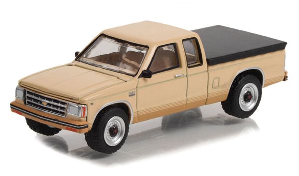 GREEN35240-C - 1983 CHEVROLET S-10 Durango from the BLUE COLLAR series in blister pack - 1