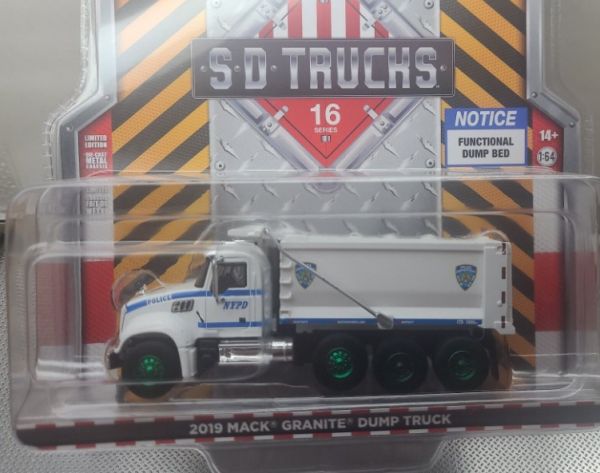 GREEN45160-BVERT - MACK granite Tipper 8x4 2019 Police NYPD green rims from the S.D TRUCKS series in blister pack - 1