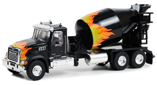 GREEN45180-B - MACK Granite 6x4 spinner 2019 from the S.D. TRUCKS range in blister packs - 1