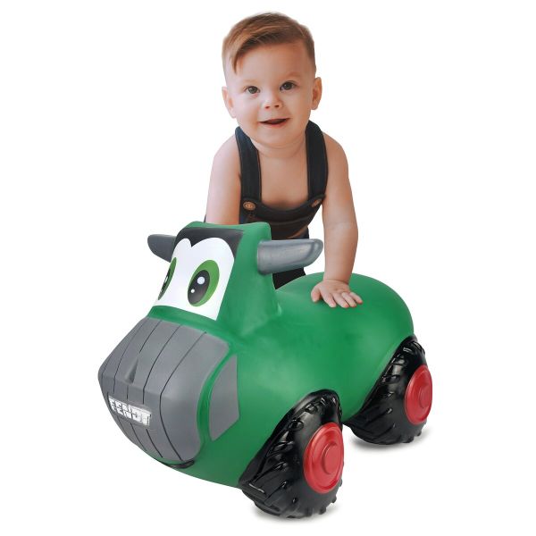 JAM460598 - FENDT tractor bouncing with pump - 1