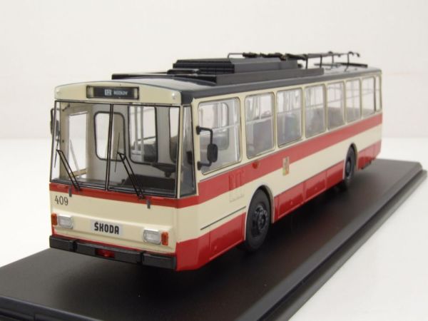 PRX47171 - SKODA 9 TR bus Plzen Cz beige and red - 1