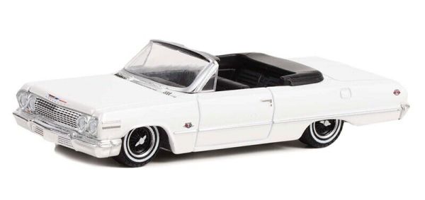 GREEN63030-C - CHEVROLET Impala SS 1963 California Lowriders white sold under blister pack - 1