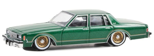 GREEN63050-F - CALIFORNIA LOWRIDERS series car in blister pack - Cadillac Sedan deville 1973 - 1