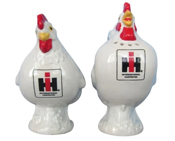 6848 - Salt and Pepper Set INTERNATIONAL Harvester chicken and rooster - 1