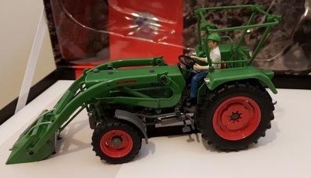 UH6232 - FENDT 3S 4wd with Charger - TRAKTORADO 2019 Model - 1