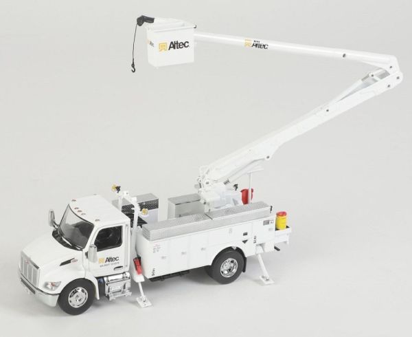 DCM71105 - PETERBILT 536 with ALTEC AA55 aerial platform - 1