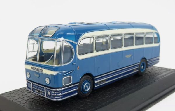 OXF76WFL002 - TRIUMPH Leyland Weymann Fanfare bus - 1