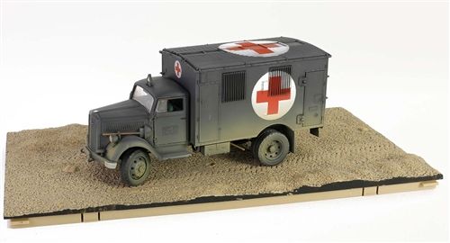 FOV801101B - OPEL-BLITZ 3.6-6700A KFZ.305 World War II Ambulance green - 1