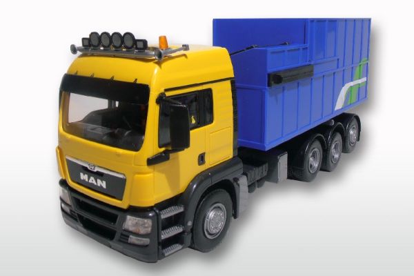 EMEK83899 - MAN TGS LX Yellow 8x4 straight truck with waste container - 1