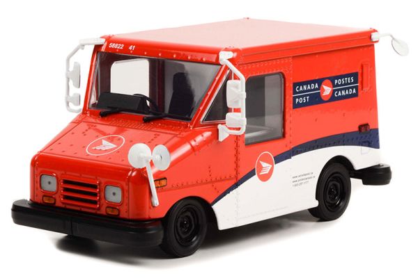 GREEN84108 - Canada Post delivery car - 1