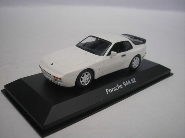 MXC940062222 - PORSCHE 944 S 1989 White - 1