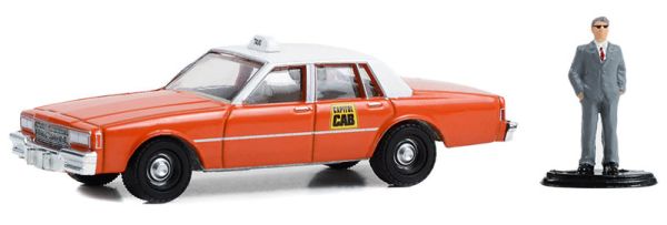 GREEN97150-B - CHEVROLET Impala Capitol cab taxi 1981 orange with man in suit from the series THE HOBBY SHOP in blister pack - 1