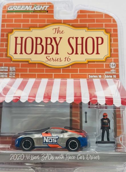 GREEN97160-F-GRIS - NISSAN 370Z 2020 Grey with driver from THE HOBBY SHOP series in blister pack - 1