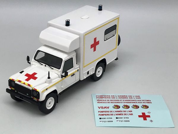 ALARME0056 - LAND ROVER 130 Army Ambulance White - Limited to 200 pieces - 1