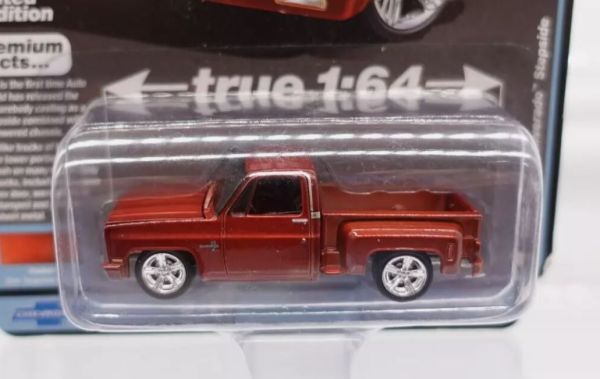 AW64392B-D - CHEVY Silverado Stepside 1983 Brown – Blistered - 1