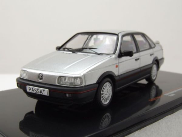 IXOCLC517N.22 - 1988 VOLKSWAGEN Passat GT Metallic Grey - 1