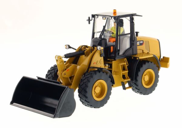 DCM85294 - Loader CATERPILLAR CAT 910K with driver and metal box - 1