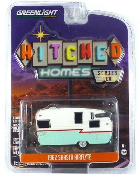 GREEN34100-E - Green and white 1962 SHASTA Airflyte 1 axle caravan Hitched Homes series sold in blister pack - 1