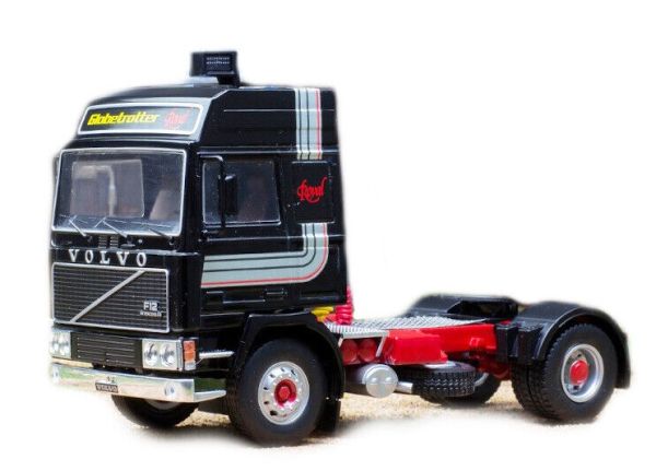 IXOTR160.22 - VOLVO F12 4x2 1981 BLACK - 1