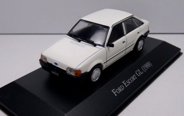 MAGARG53-01 - FORD Escort GL 1988 White in blister - 1