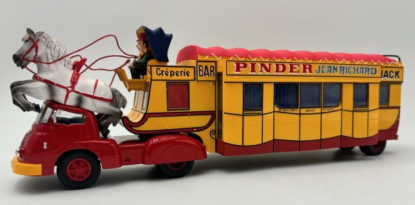 MAGPINC05-C06SET - 4x2 truck with Bar-Créperie caravan Jean Richard PINDER - 1