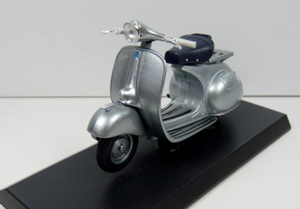 MAGVES0043 - VESPA 150 1957 Grey - 1