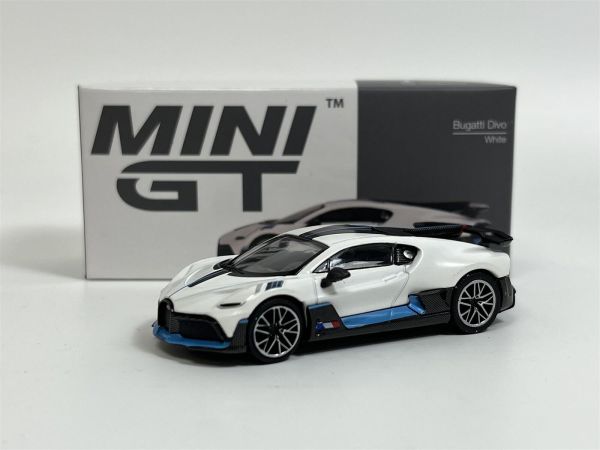 MGT00661-L - BUGATTI Divo LHD White - 1