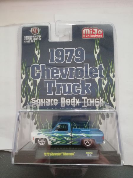 M2M-31500MJS42 - CHEVROLET Silverado 1979 blue and white ghost flames - 1