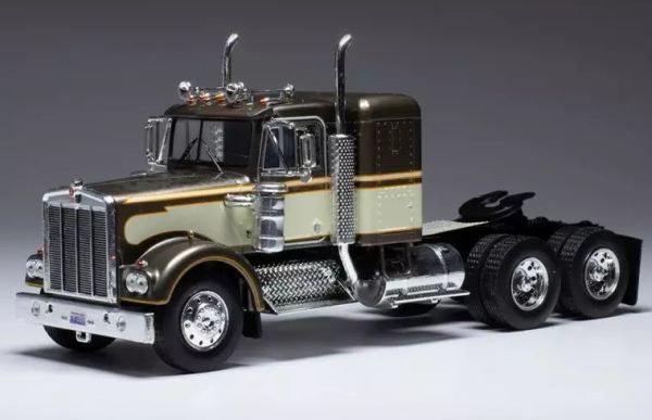 IXOTR145.22 - KENWORTH W 900 6x4 from 1990 brown and beige - 1