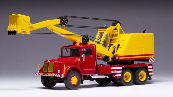 IXOTRU042.22 - TATRA 111 D030 A 6x4 straight truck with shovel 1958 red and yellow - 1