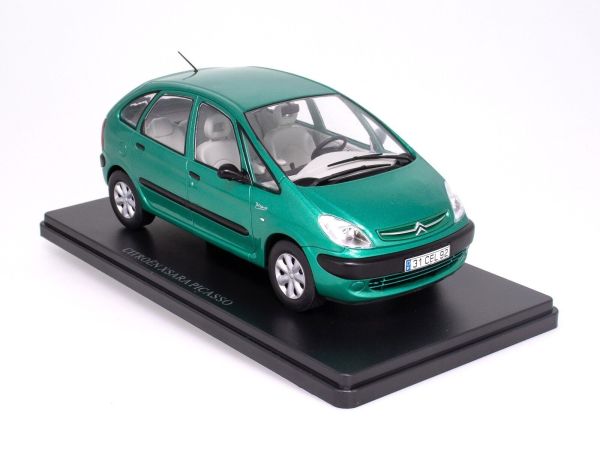 G111V059 - CITROEN Xsara Picasso green - 1