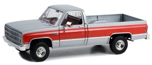 GREEN13660 - 1984 GMC K-2500 Sierra Grande Wideside silver and red