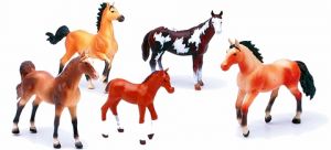 NEW05593C - Lot of 4 Horses with a Foal