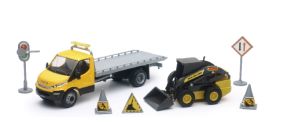 NEW16163B - IVECO DAILY tray Scale 1/43 with Charger NEW HOLLAND L230 Scale. 1/32 and accessories