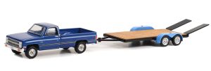 GREEN32270-B - CHEVROLET C-20 1981 with car door from the HITCH & TOW series in blister pack