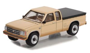 GREEN35240-C - 1983 CHEVROLET S-10 Durango from the BLUE COLLAR series in blister pack